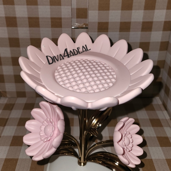 LQQK! New! Bath & Body Works Metal Pink Flower 3-Wick Pedestal/Holder - Picture 4 of 5